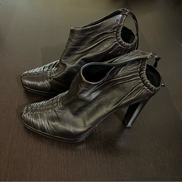 Gucci Brown Pleated Lambskin Leather Ankle Wrap Booties Size 37.5/US 7 - Picture 15 of 15